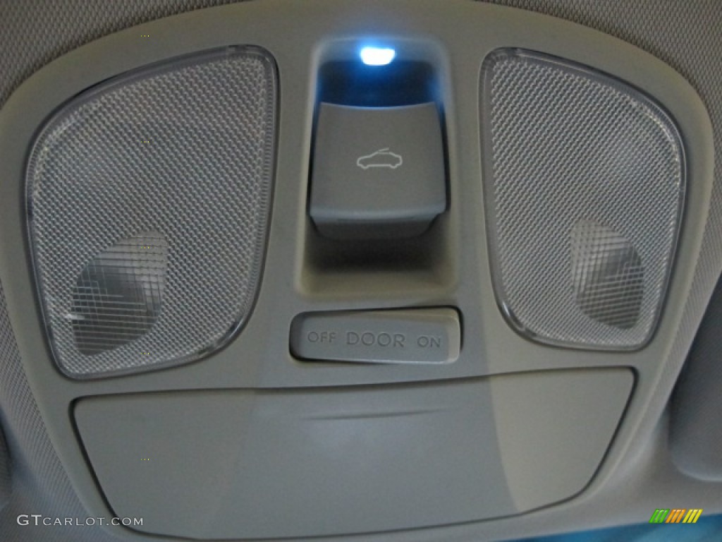 2012 Hyundai Sonata SE Controls Photo #77910298