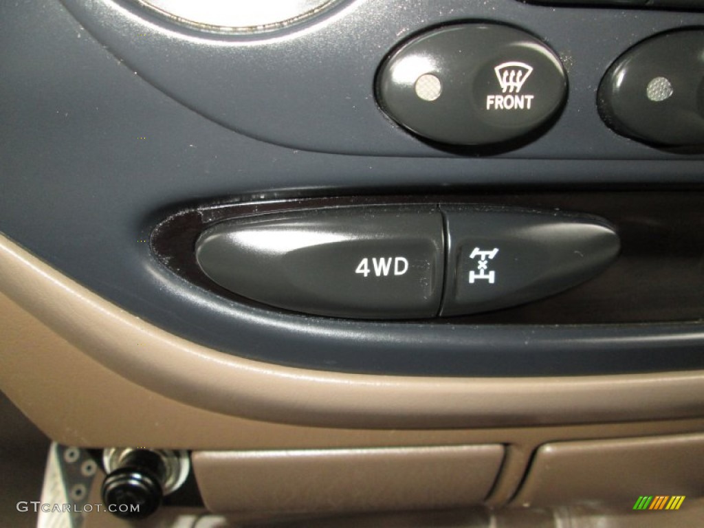 2004 Toyota Sequoia SR5 4x4 Controls Photo #77910436