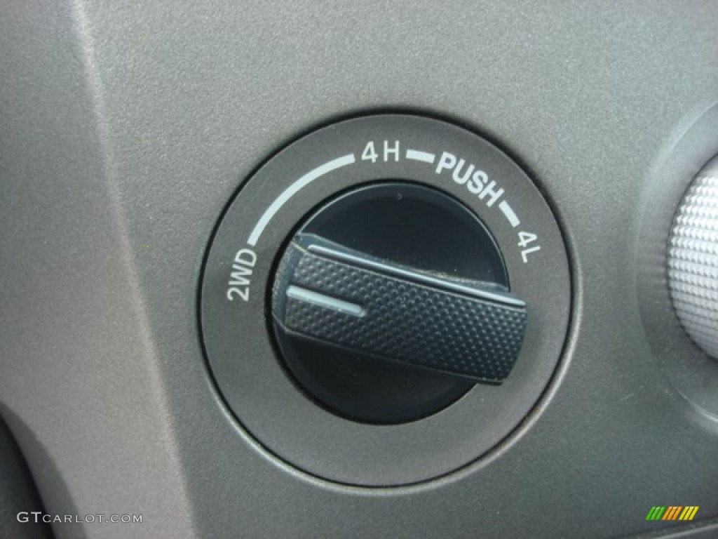 2010 Tundra Double Cab 4x4 - Slate Gray Metallic / Graphite Gray photo #17