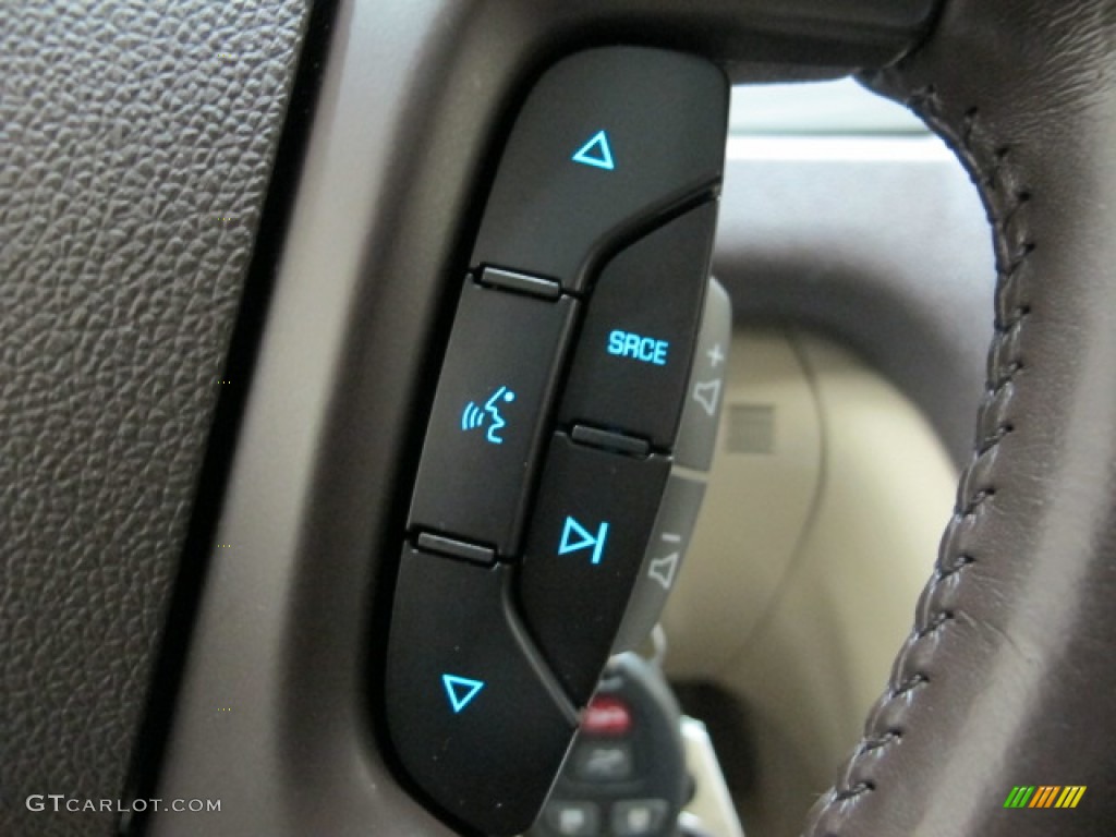 2008 Buick Enclave CXL Controls Photo #77913154