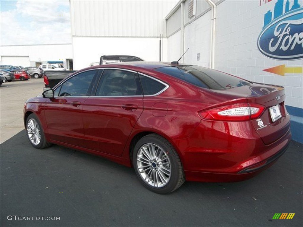 2013 Fusion SE 1.6 EcoBoost - Ruby Red Metallic / Dune photo #4