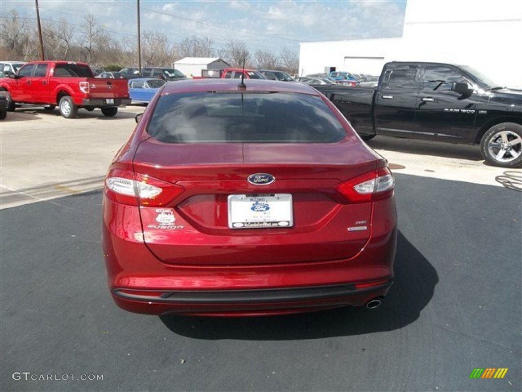2013 Fusion SE 1.6 EcoBoost - Ruby Red Metallic / Dune photo #6