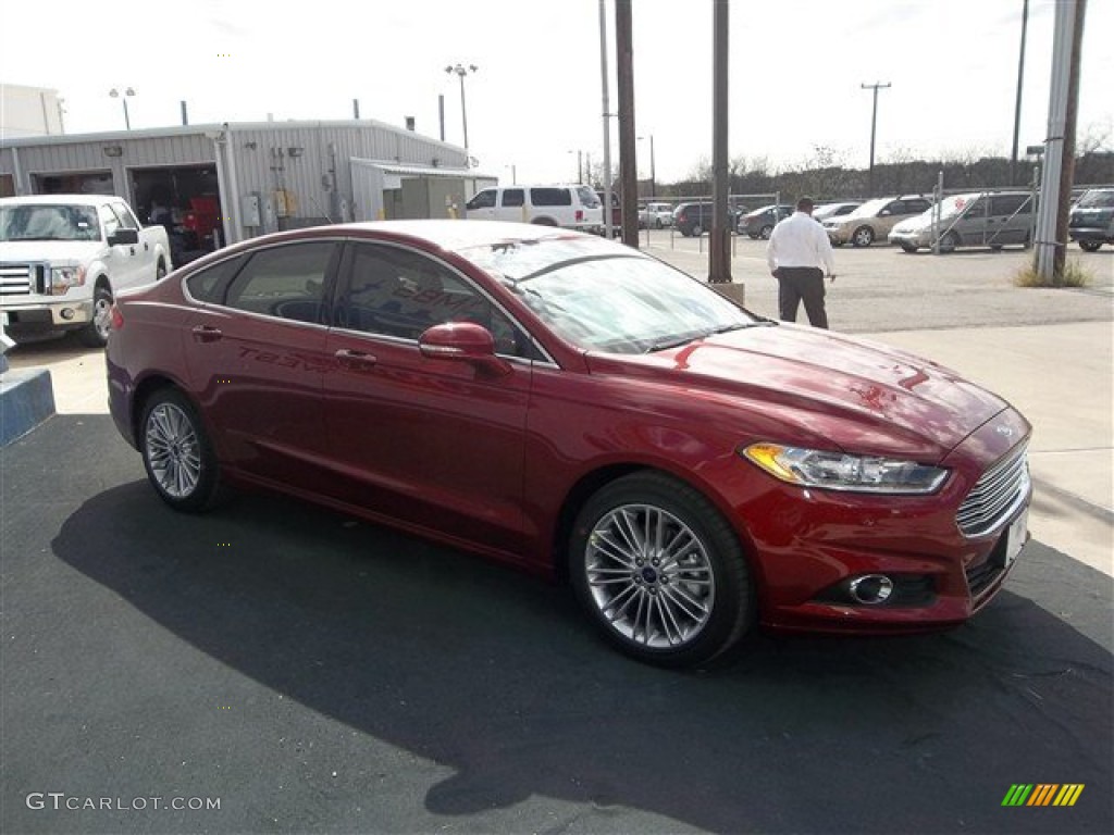 2013 Fusion SE 1.6 EcoBoost - Ruby Red Metallic / Dune photo #11