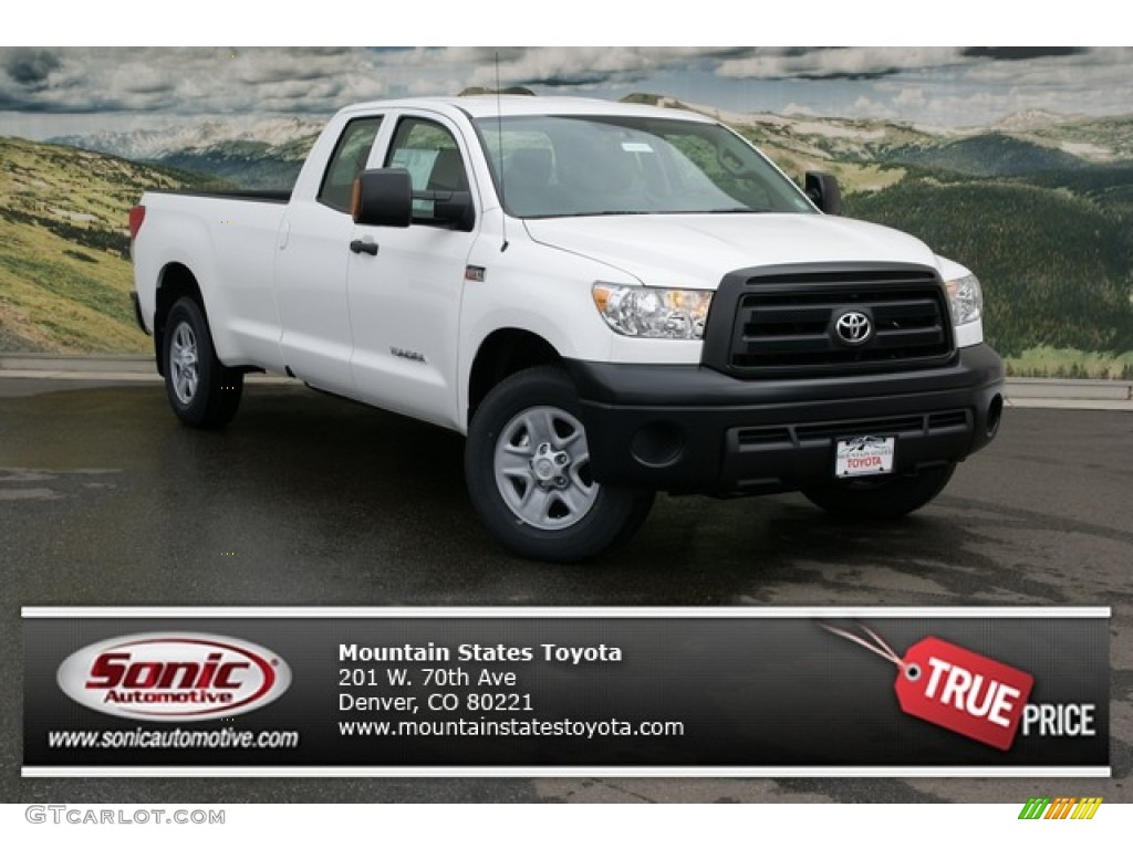 2013 Tundra Double Cab 4x4 - Super White / Graphite photo #1