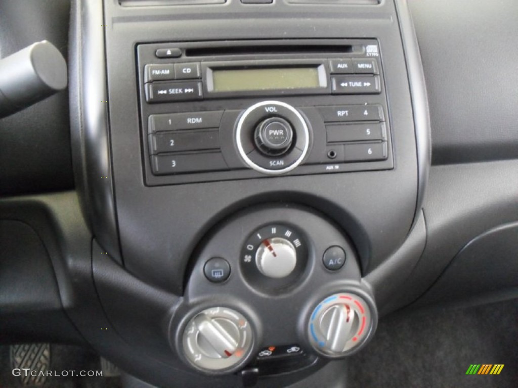 2012 Nissan Versa 1.6 S Sedan Controls Photos