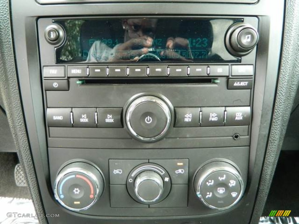 2011 Chevrolet HHR LT Controls Photo #77922771
