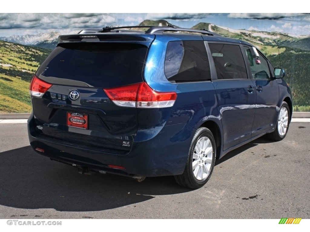 2011 Sienna XLE AWD - South Pacific Blue Pearl / Light Gray photo #3