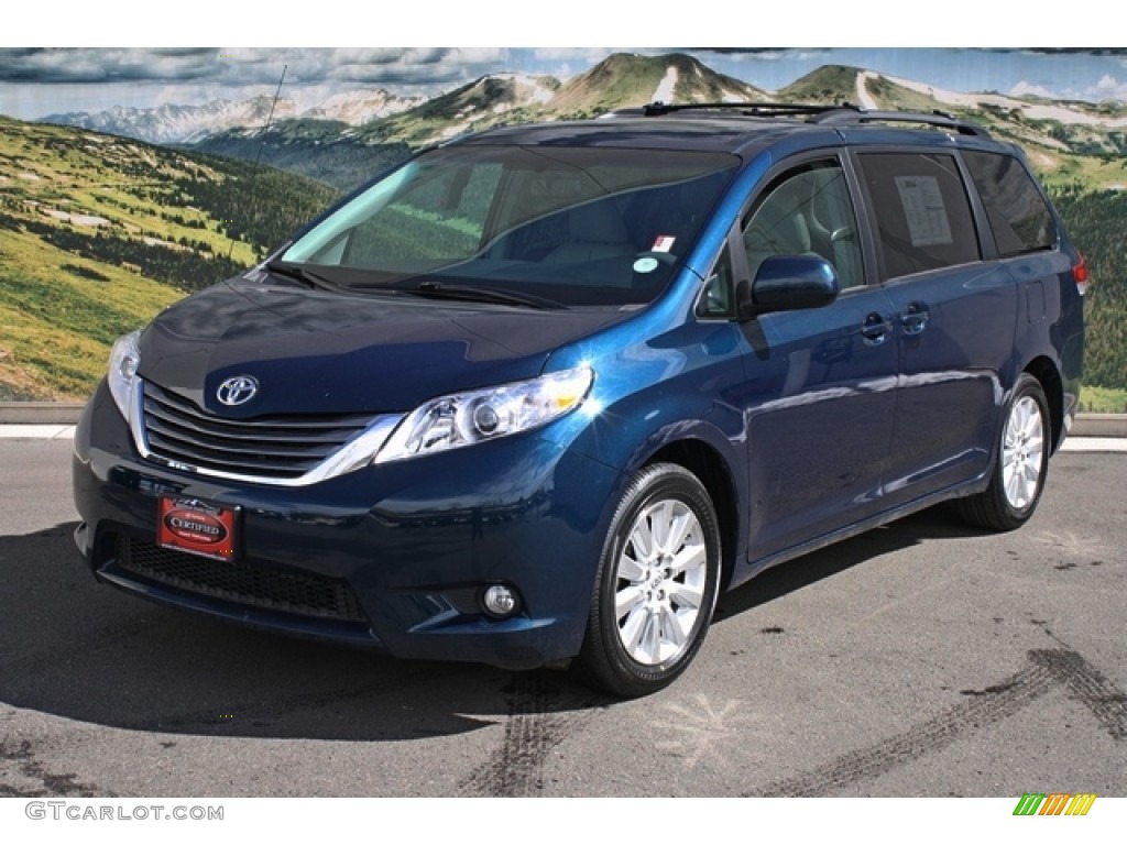 2011 Sienna XLE AWD - South Pacific Blue Pearl / Light Gray photo #5