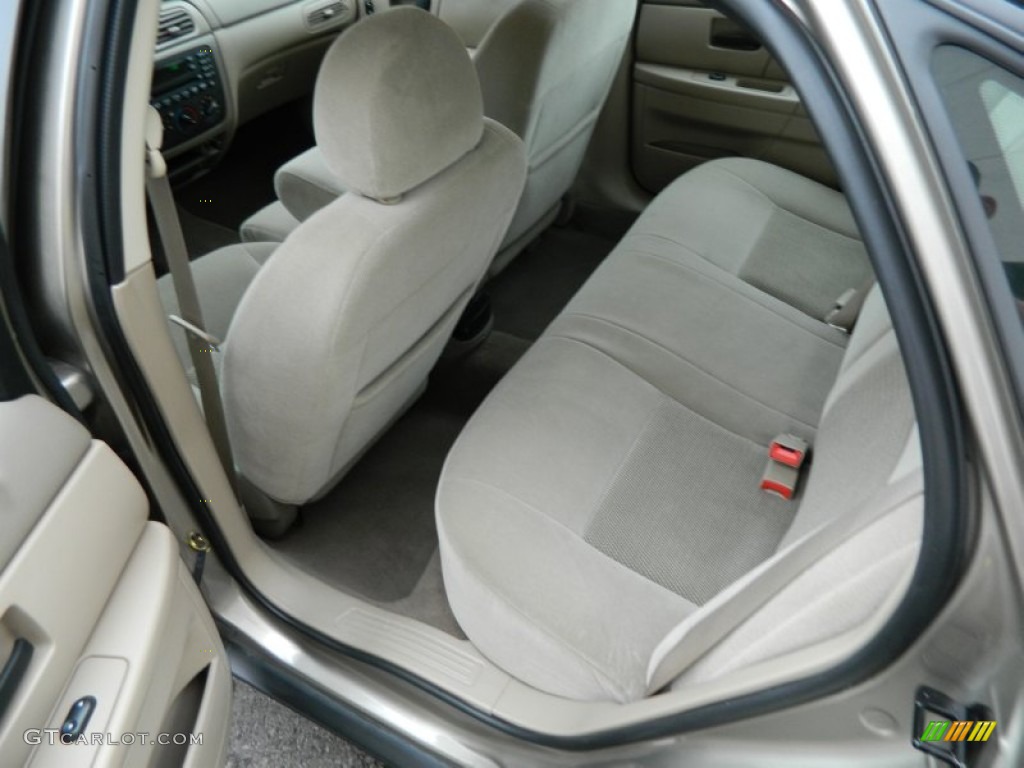 Medium Parchment Interior 2004 Ford Taurus SES Sedan Photo #77928243