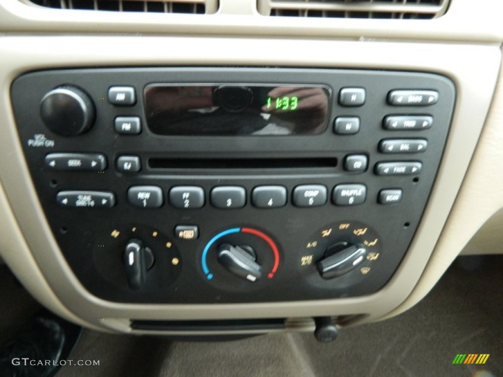 2004 Ford Taurus SES Sedan Audio System Photos