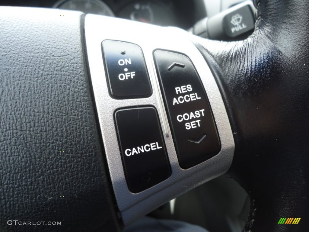 2007 Hyundai Elantra Limited Sedan Controls Photo #77929898