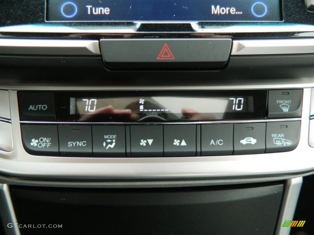 2013 Honda Accord EX-L Sedan Controls Photo #77930243