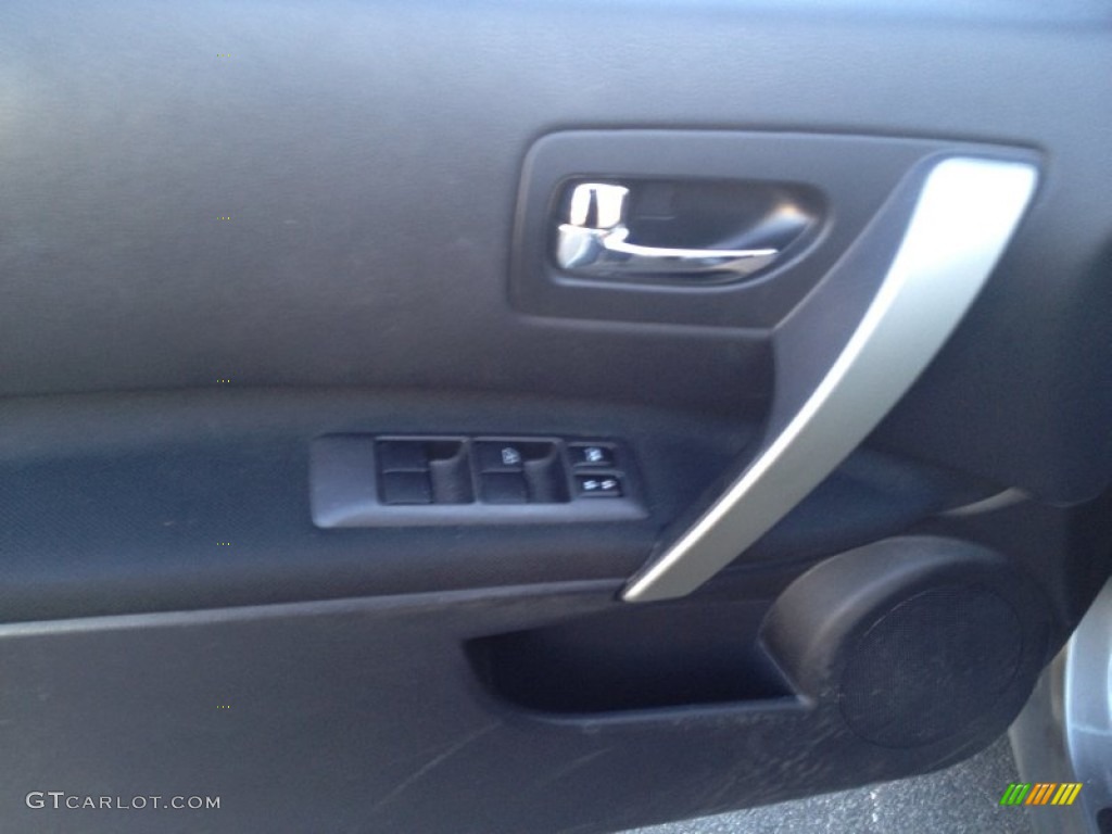 2011 Rogue S AWD - Platinum Graphite / Black photo #9