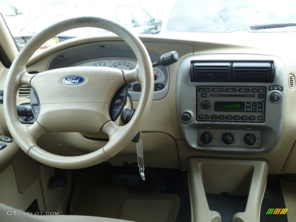 2004 Explorer Sport Trac XLT - Pueblo Gold Metallic / Medium Dark Flint/Dark Flint photo #14