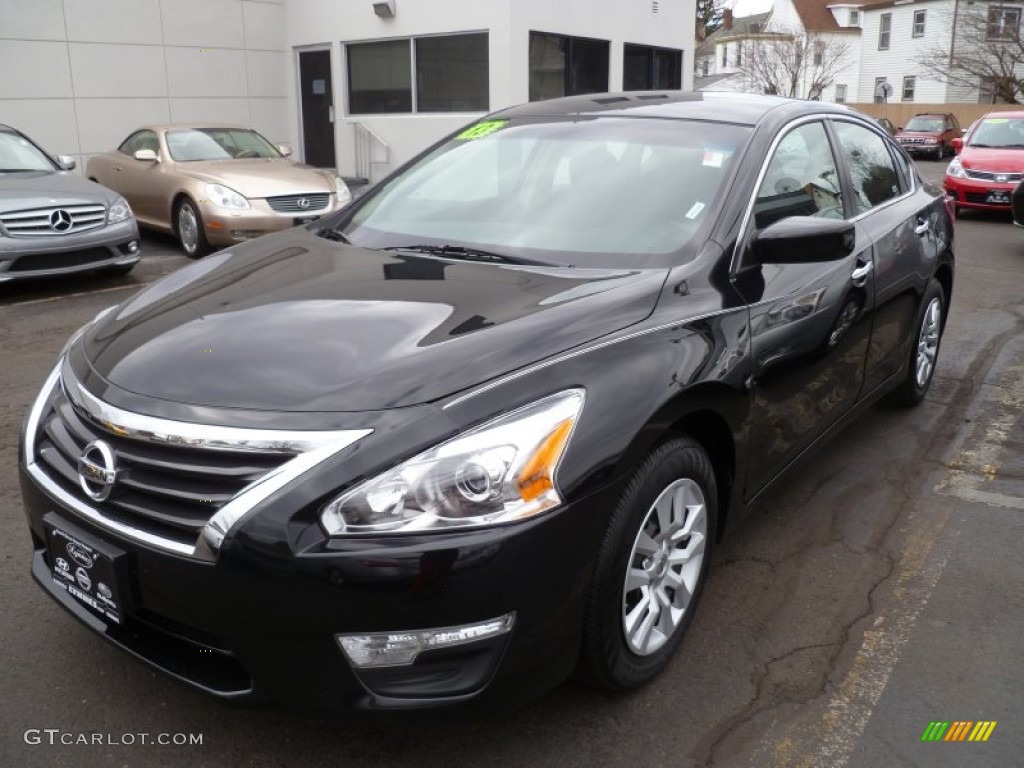 2013 Altima 2.5 S - Super Black / Charcoal photo #3