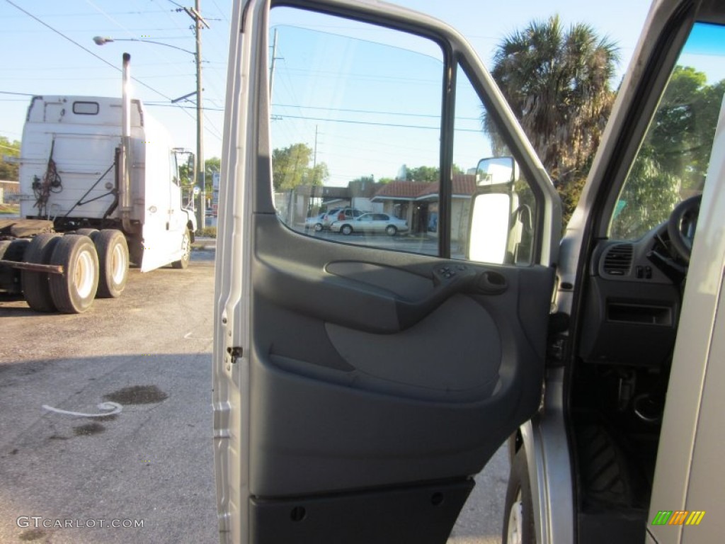 2004 Sprinter Van 2500 High Roof Passenger - Brilliant Silver Metallic / Gray photo #17