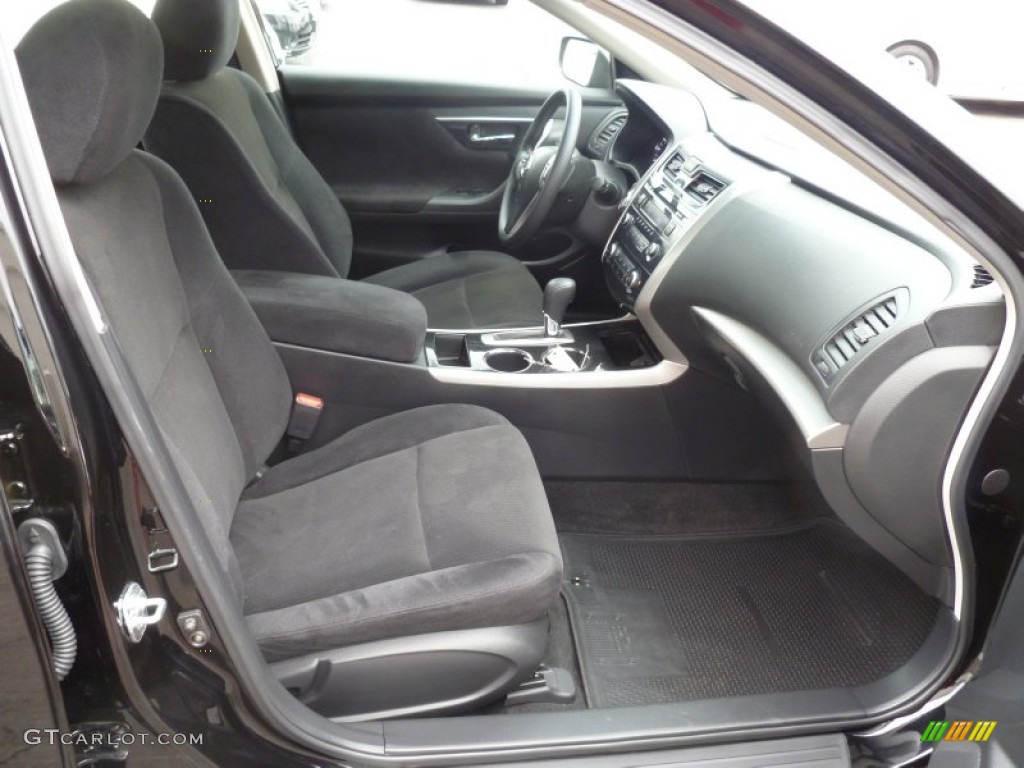 2013 Altima 2.5 S - Super Black / Charcoal photo #11