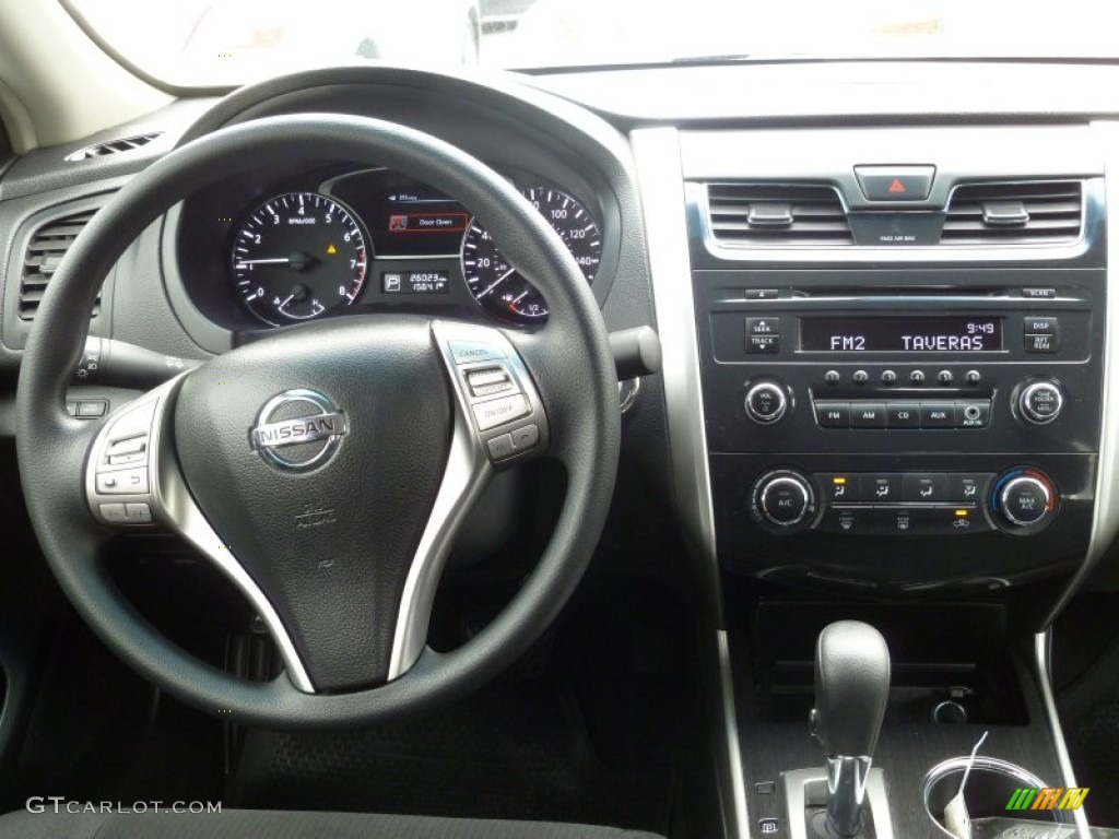 2013 Altima 2.5 S - Super Black / Charcoal photo #16