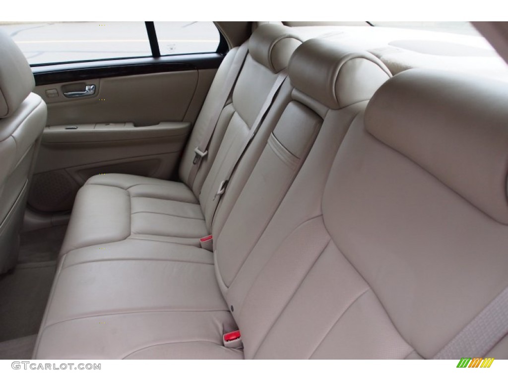 2008 Cadillac DTS Standard DTS Model Rear Seat Photo #77933550
