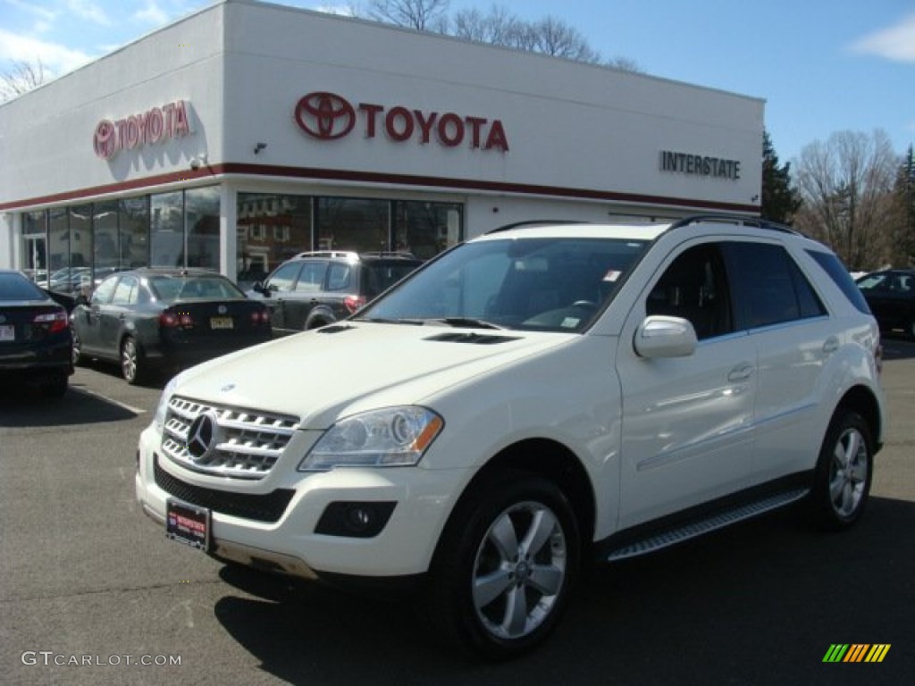 2010 ML 350 4Matic - Arctic White / Black photo #1