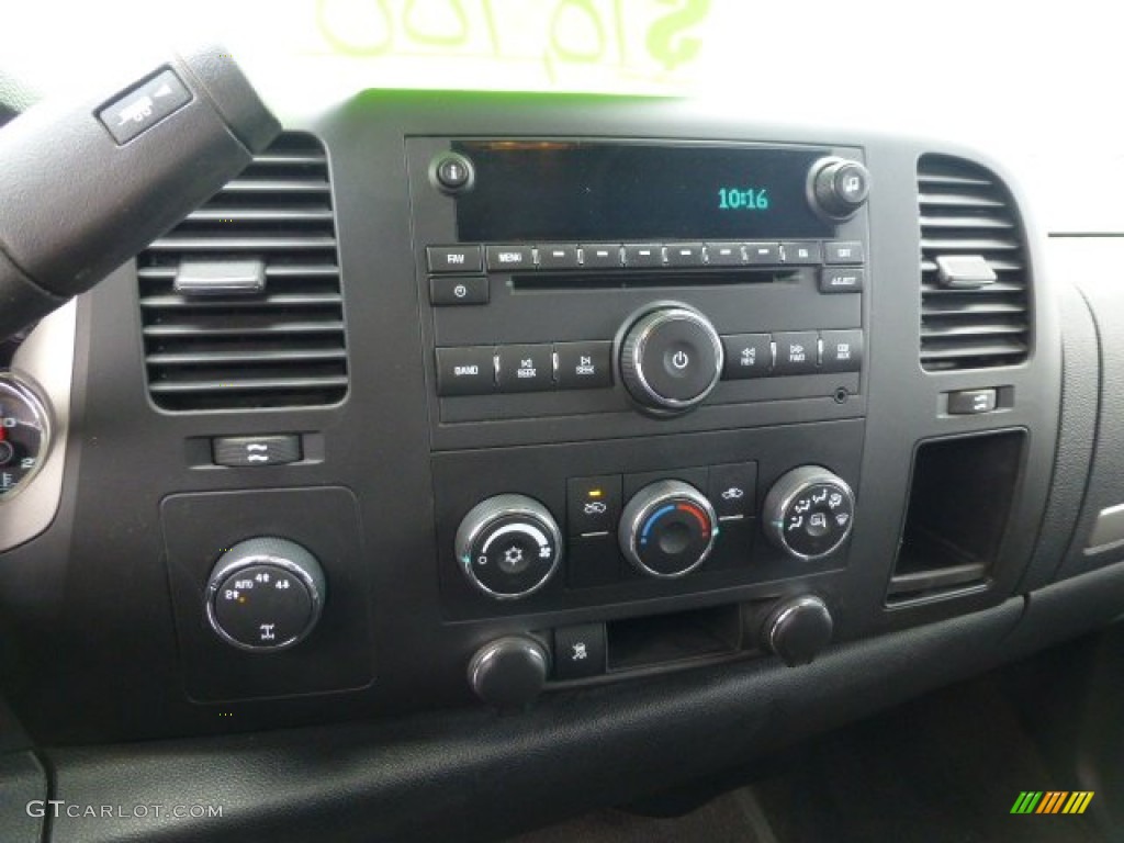 2010 Chevrolet Silverado 1500 LT Extended Cab 4x4 Controls Photo #77934285