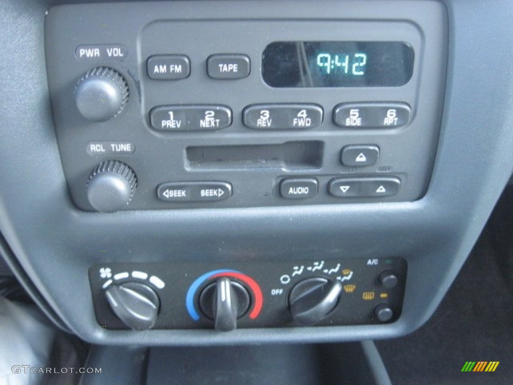 2000 Chevrolet Cavalier Coupe Controls Photos