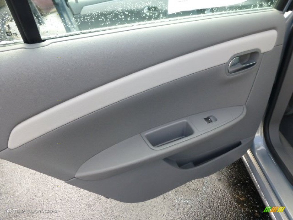 2009 Chevrolet Malibu LT Sedan Titanium Door Panel Photo #77934598