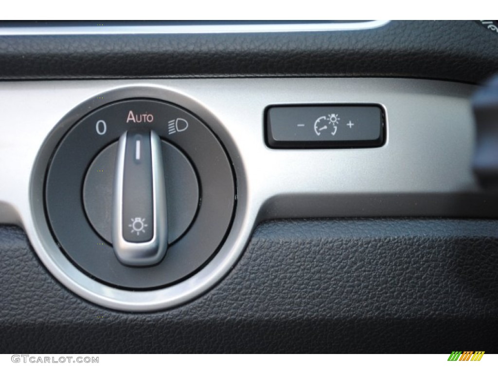 2013 Volkswagen Passat 2.5L S Controls Photo #77936352
