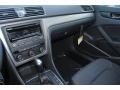 Black - Passat 2.5L S Photo No. 13