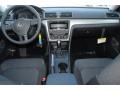Black - Passat 2.5L S Photo No. 22