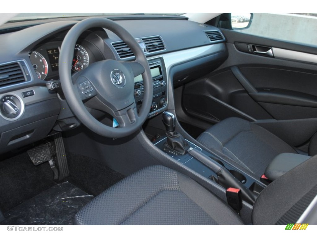 Titan Black Interior 2013 Volkswagen Passat 2.5L S Photo #77938636