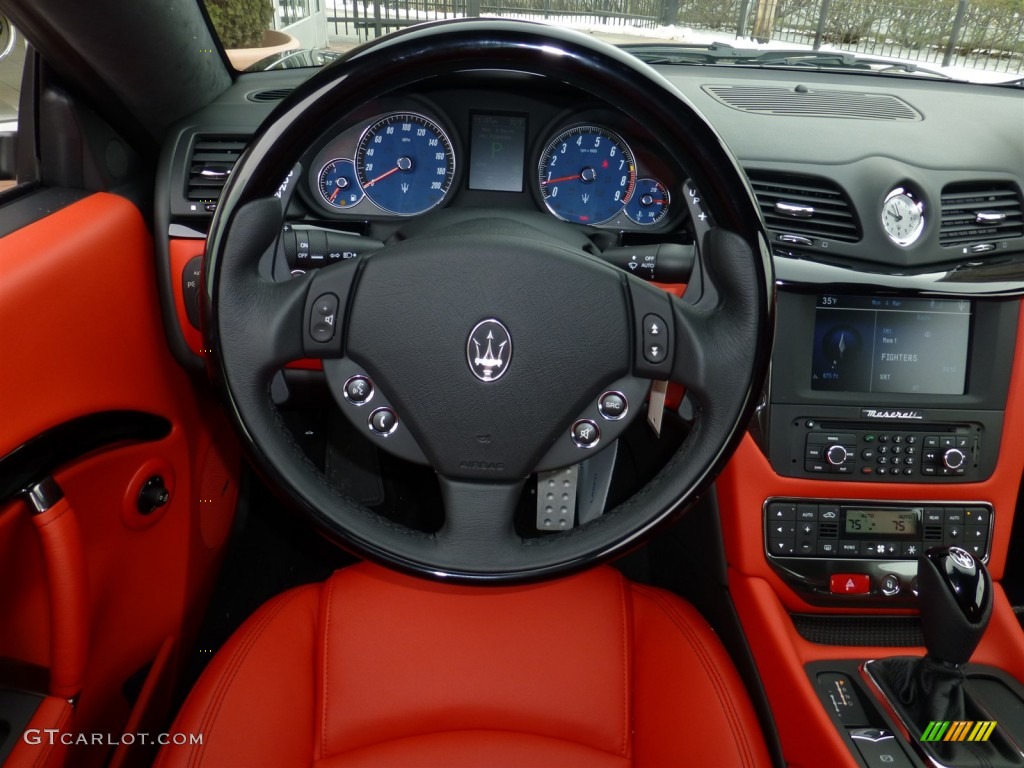 2013 Maserati GranTurismo Sport Coupe Rosso Corallo Steering Wheel Photo #77940026