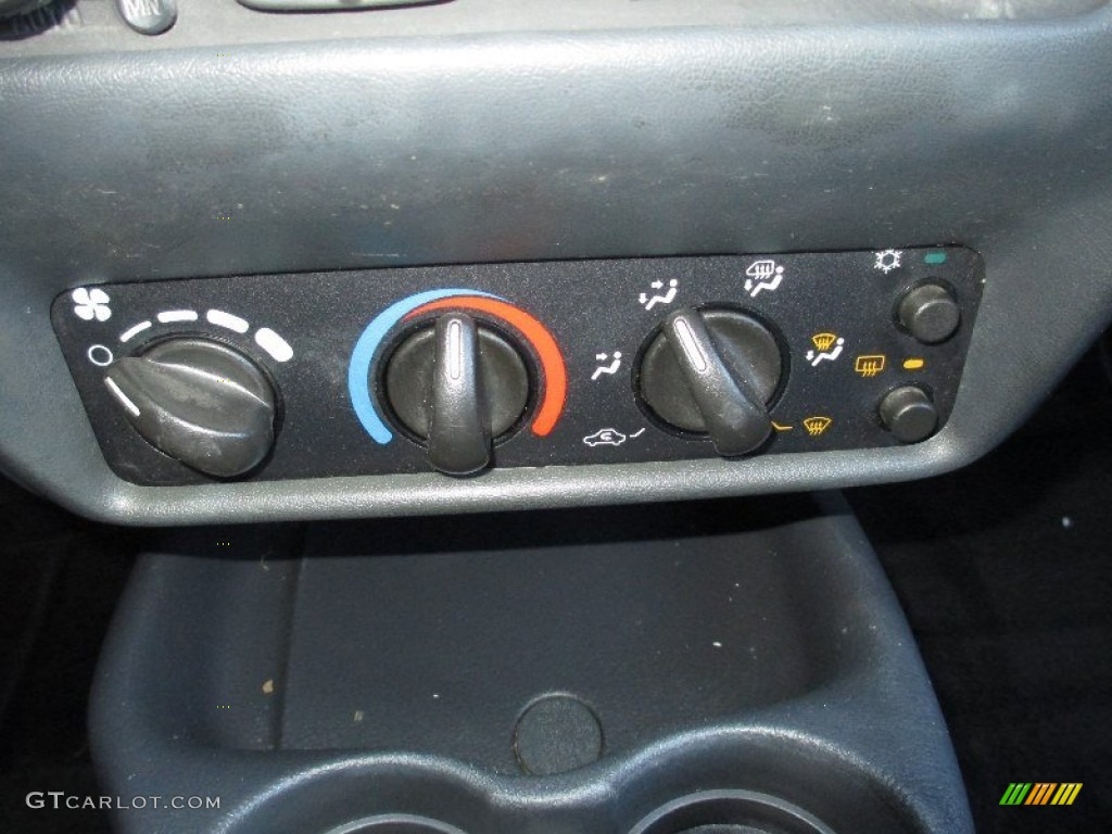 2005 Chevrolet Cavalier LS Sport Coupe Controls Photos