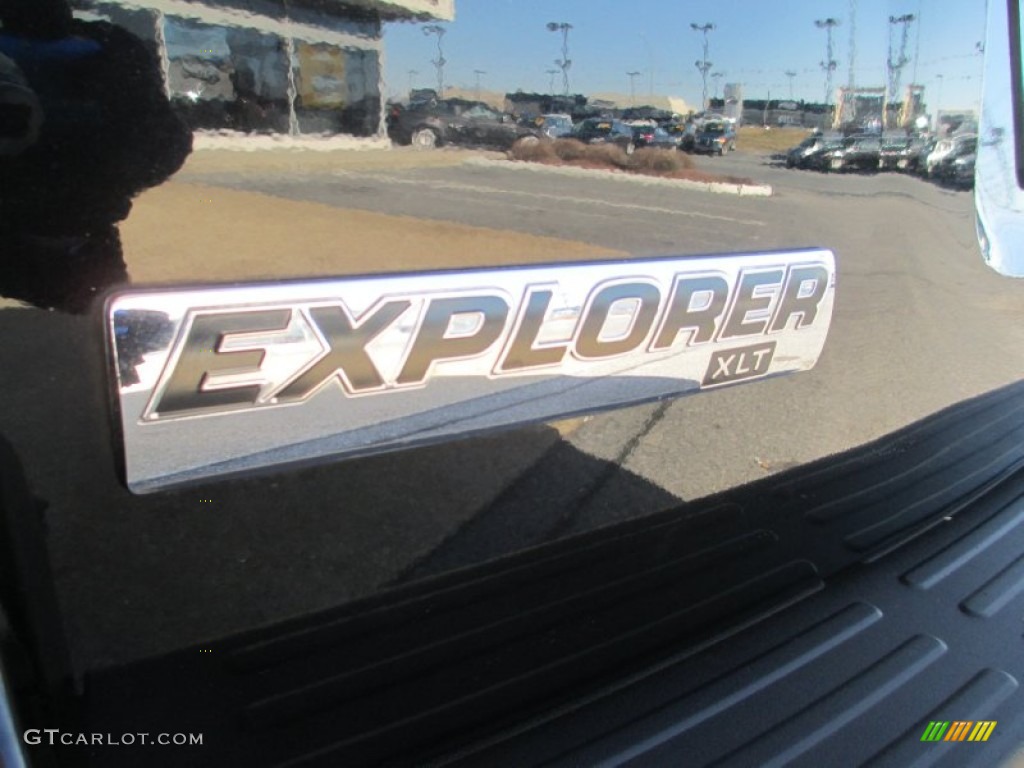 2010 Explorer XLT 4x4 - Black / Black photo #7