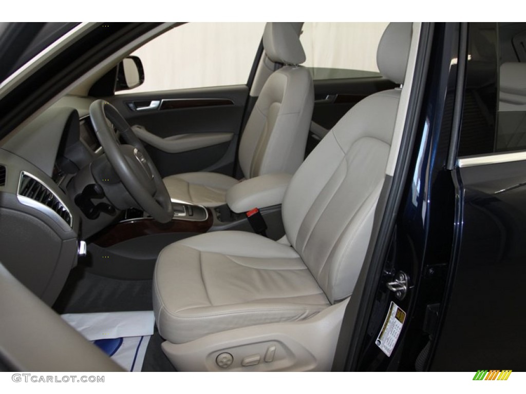 Cardamom Beige Interior 2010 Audi Q5 3.2 quattro Photo #77947494