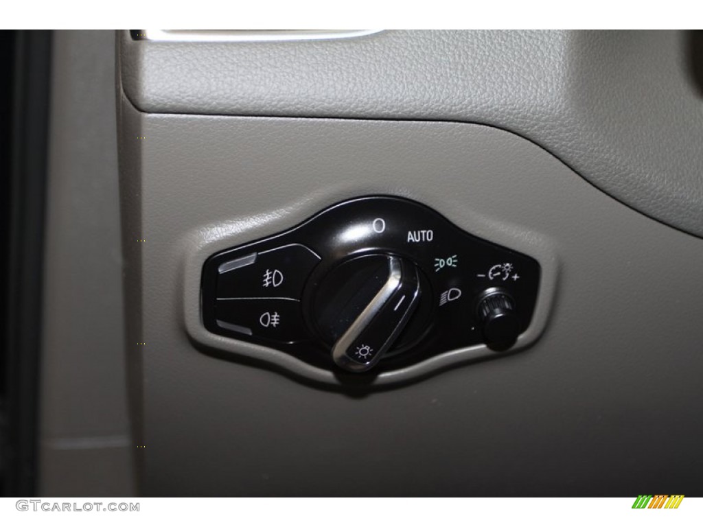 2010 Audi Q5 3.2 quattro Controls Photo #77947626