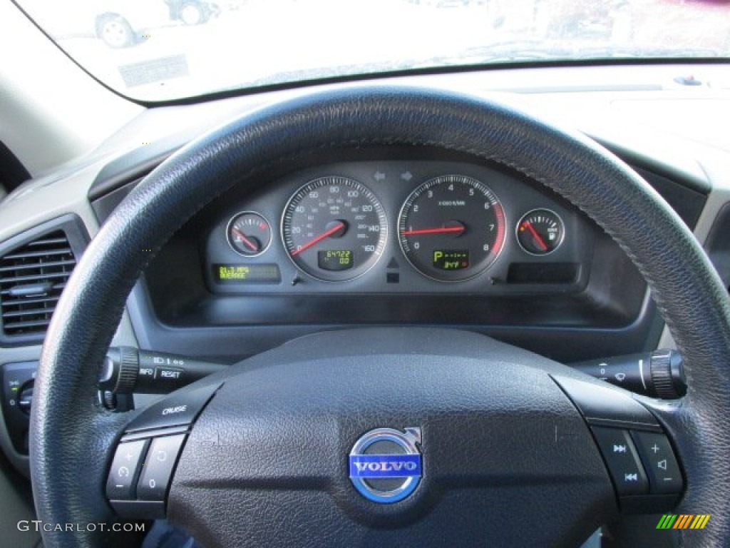 2004 Volvo S60 2.4 Steering Wheel Photos