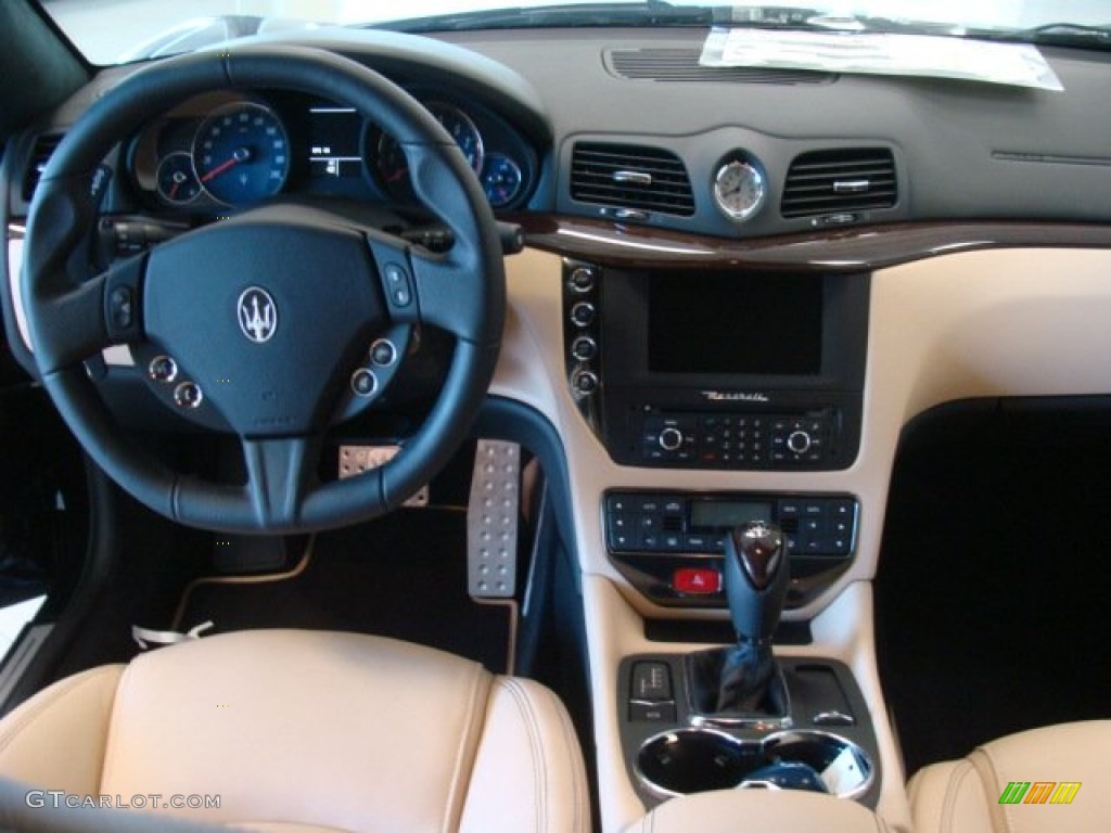 2013 Maserati GranTurismo Sport Coupe Sabbia Dashboard Photo #77948265