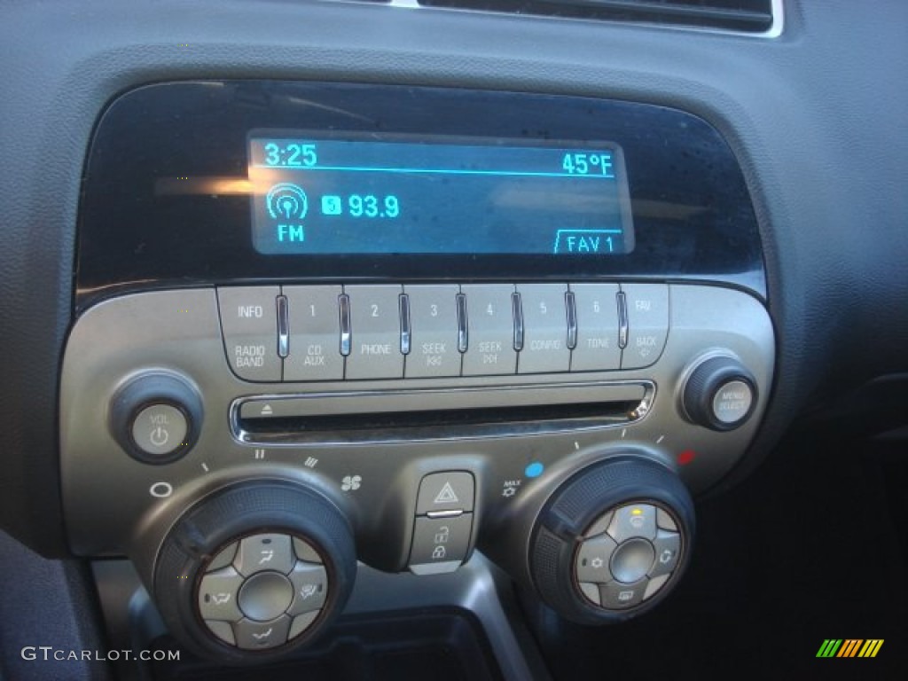 2011 Chevrolet Camaro LT/RS Coupe Controls Photo #77949967
