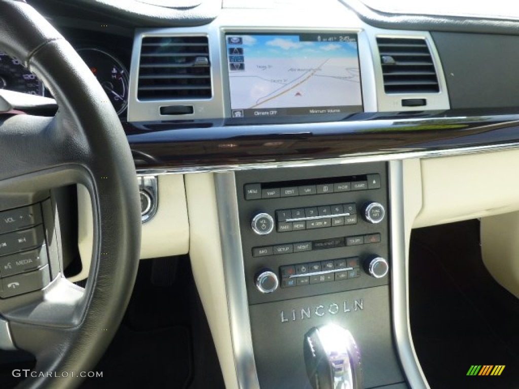 2011 Lincoln MKS EcoBoost AWD Controls Photos