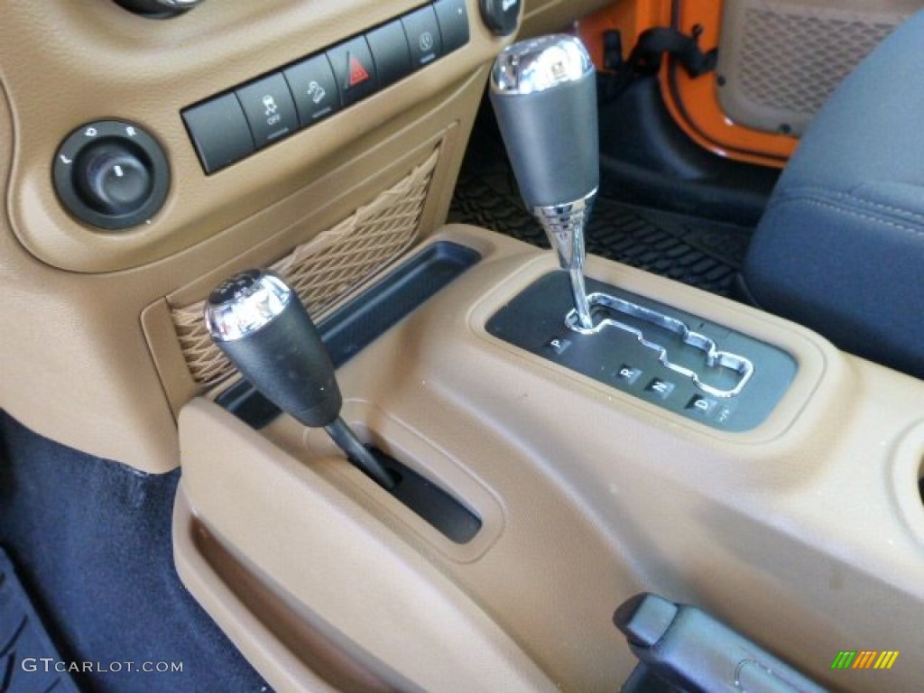 2013 Jeep Wrangler Unlimited Sahara 4x4 5 Speed Automatic Transmission Photo #77952351