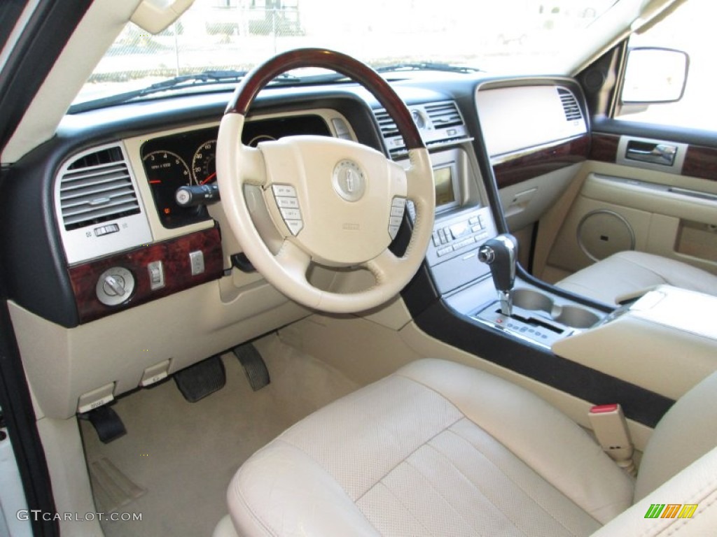 Camel Interior 2005 Lincoln Navigator Luxury 4x4 Photo #77954165