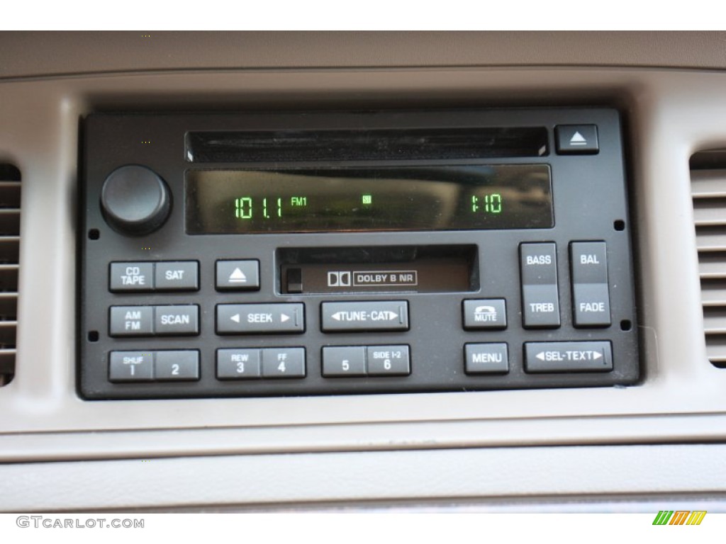2005 Mercury Grand Marquis Ultimate Edition Audio System Photos