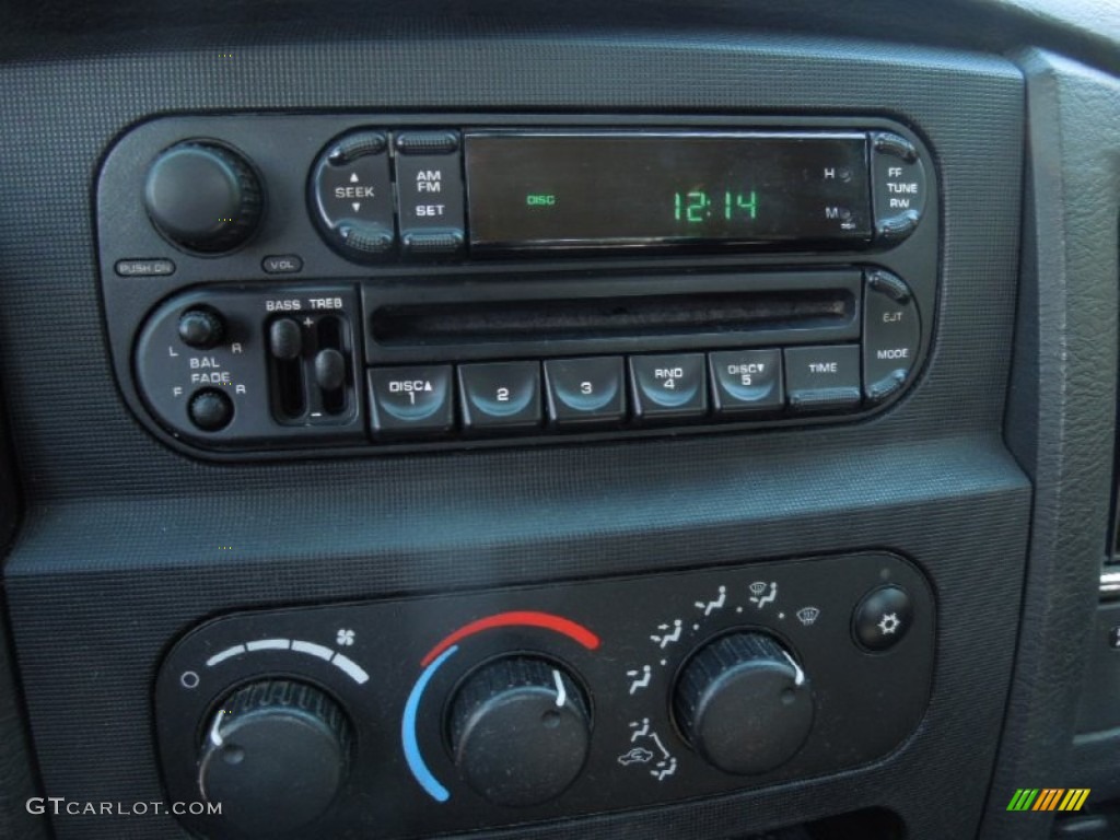 2004 Ram 1500 ST Regular Cab - Bright Silver Metallic / Dark Slate Gray photo #11