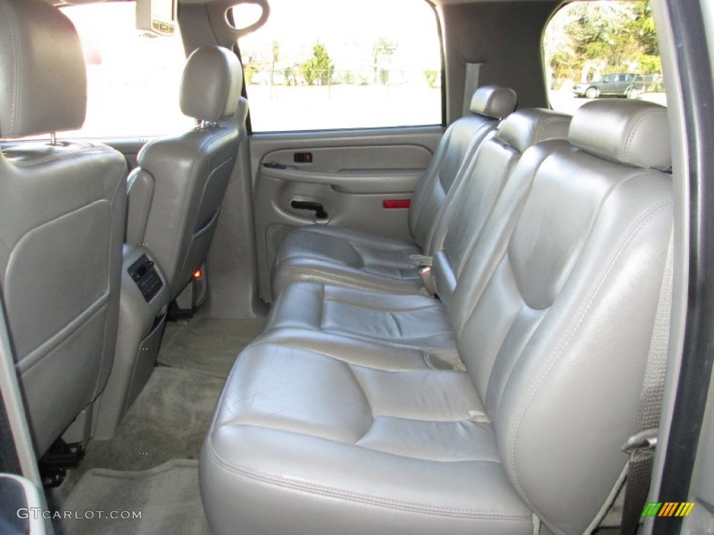 Gray/Dark Charcoal Interior 2004 Chevrolet Suburban 1500 Z71 4x4 Photo #77955534