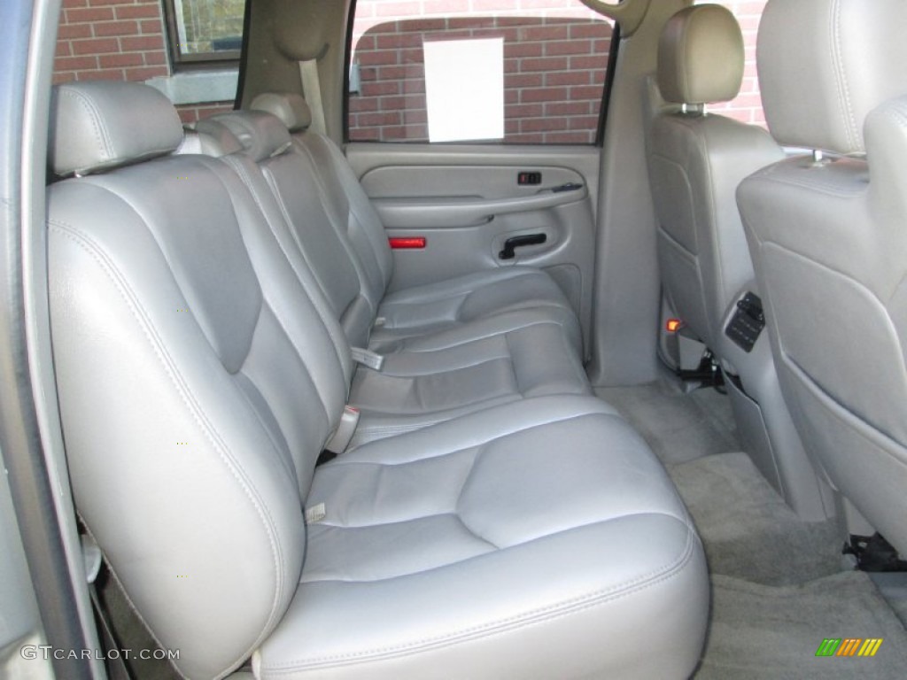 Gray/Dark Charcoal Interior 2004 Chevrolet Suburban 1500 Z71 4x4 Photo #77955550