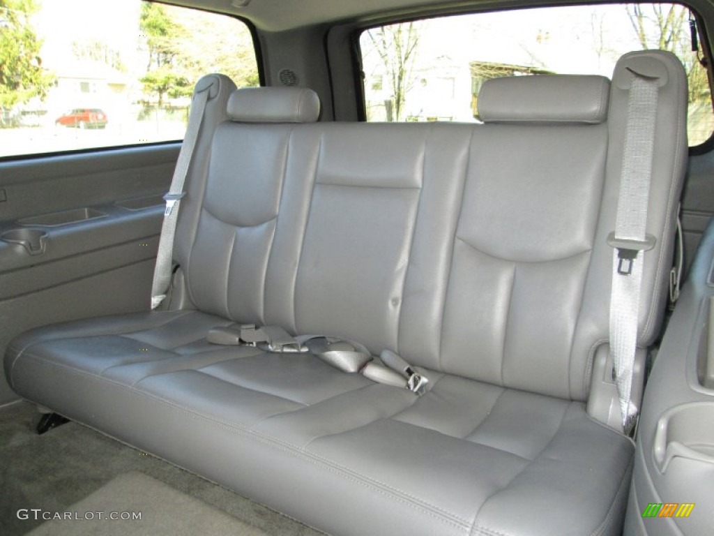 Gray/Dark Charcoal Interior 2004 Chevrolet Suburban 1500 Z71 4x4 Photo #77955567