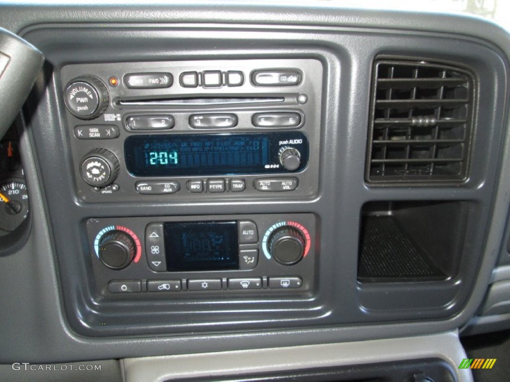 2004 Chevrolet Suburban 1500 Z71 4x4 Controls Photo #77955612
