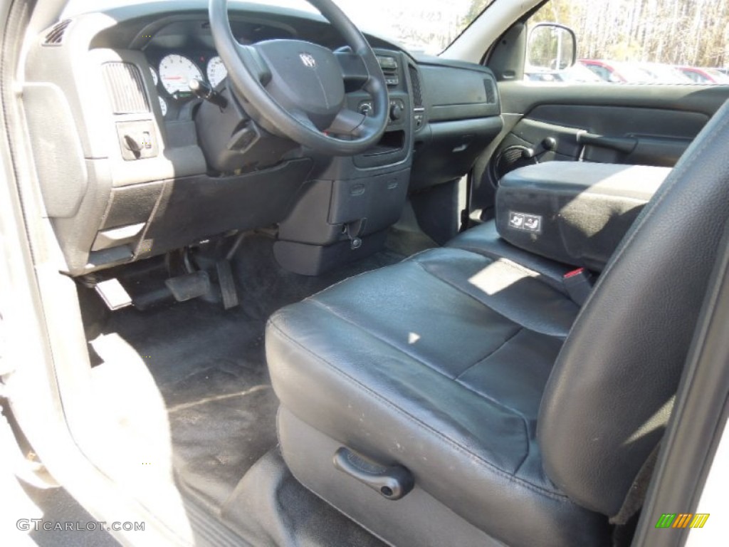 2004 Ram 1500 ST Regular Cab - Bright Silver Metallic / Dark Slate Gray photo #19