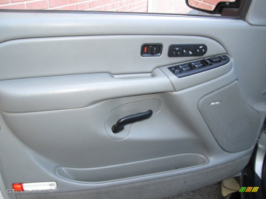 2004 Chevrolet Suburban 1500 Z71 4x4 Gray/Dark Charcoal Door Panel Photo #77955720